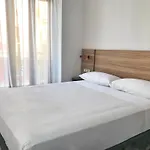 19-30 Hotel