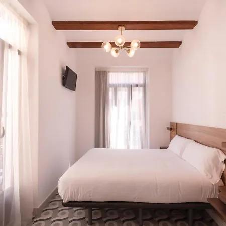 19-30 Hotel 2*