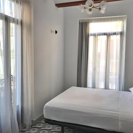 Hotel 19-30 2*