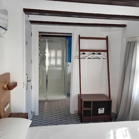Hotel 19-30