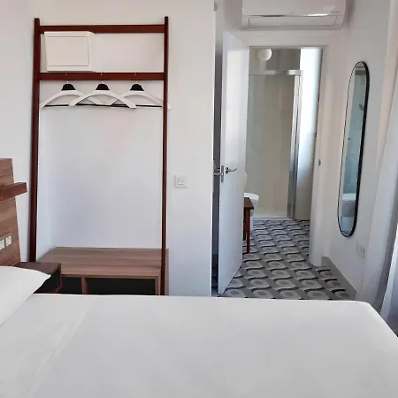 Hotel 19-30